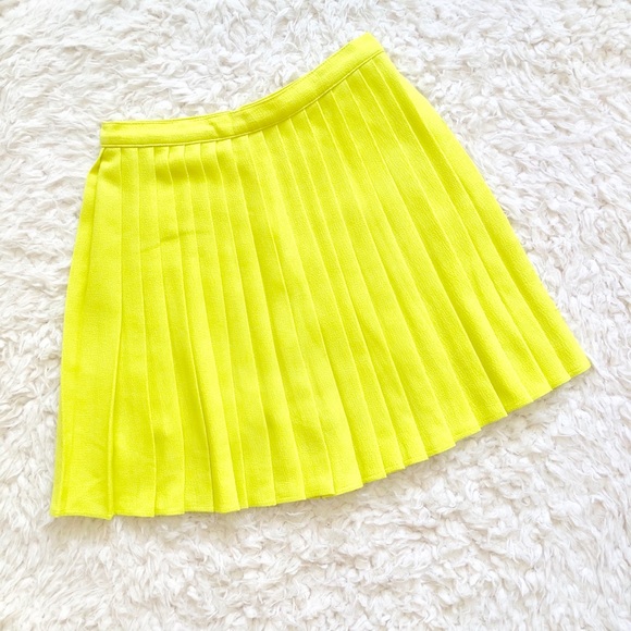 Pleated Tennis Skirt - Picture 2 of 7